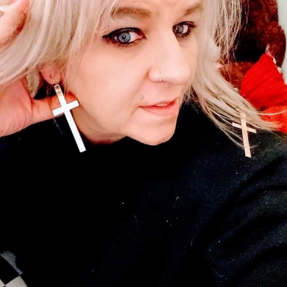 Meet your Posher, Debi